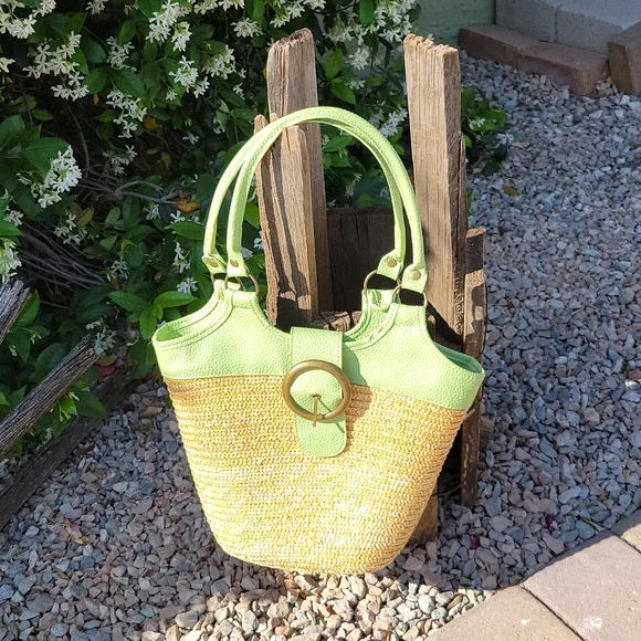 Straw and leather Tote/Purse Yellow Straw and Light Green Top Snap Closure - Picture 7 of 7